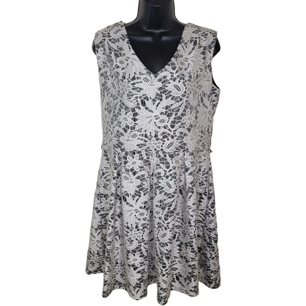 Tiana B. Floral Lace fit & flare dress size  12